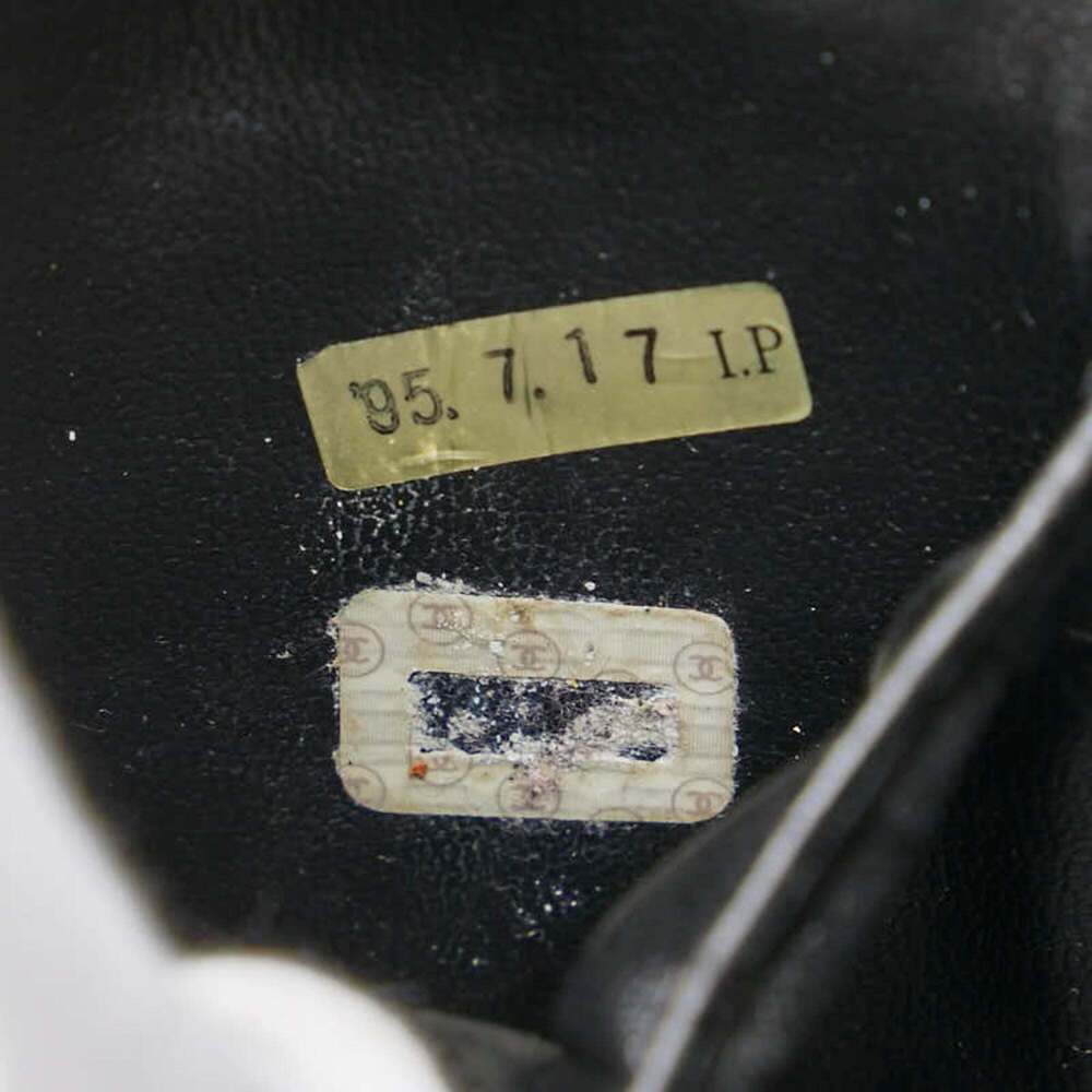 CHANEL Black Caviar Leather Logo Pouch - Picture 12 of 14